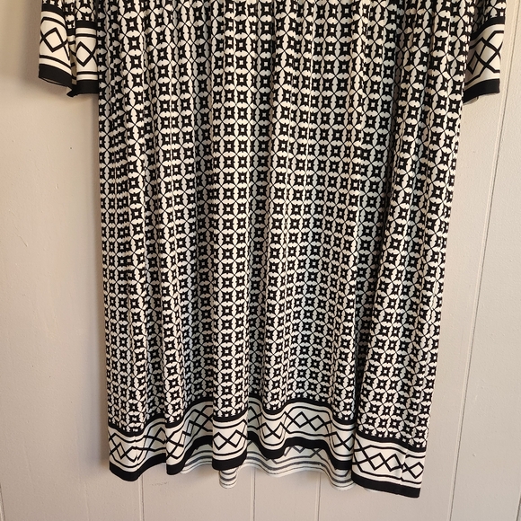 Dressbarn Woman dress slinky stretchy knit scoop neck geometric black ivory 14W - Picture 6 of 11